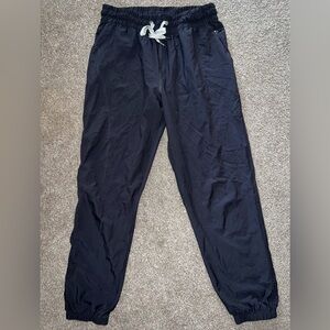 Vuori Miles Performance Joggers Workout Pants Dark Gray Original Medium M